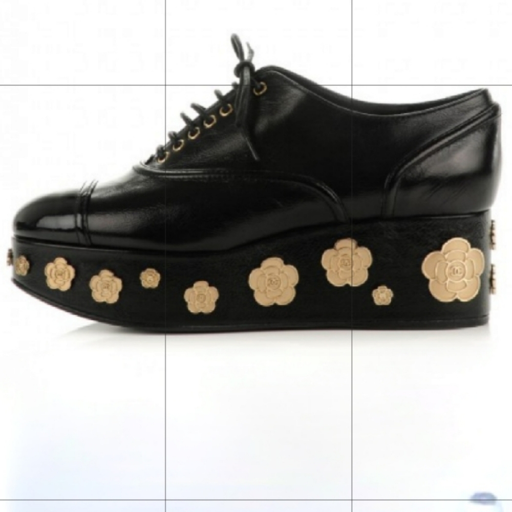 CHANEL Lace Up Oxford Camelia Wedges - Picture 2 of 16